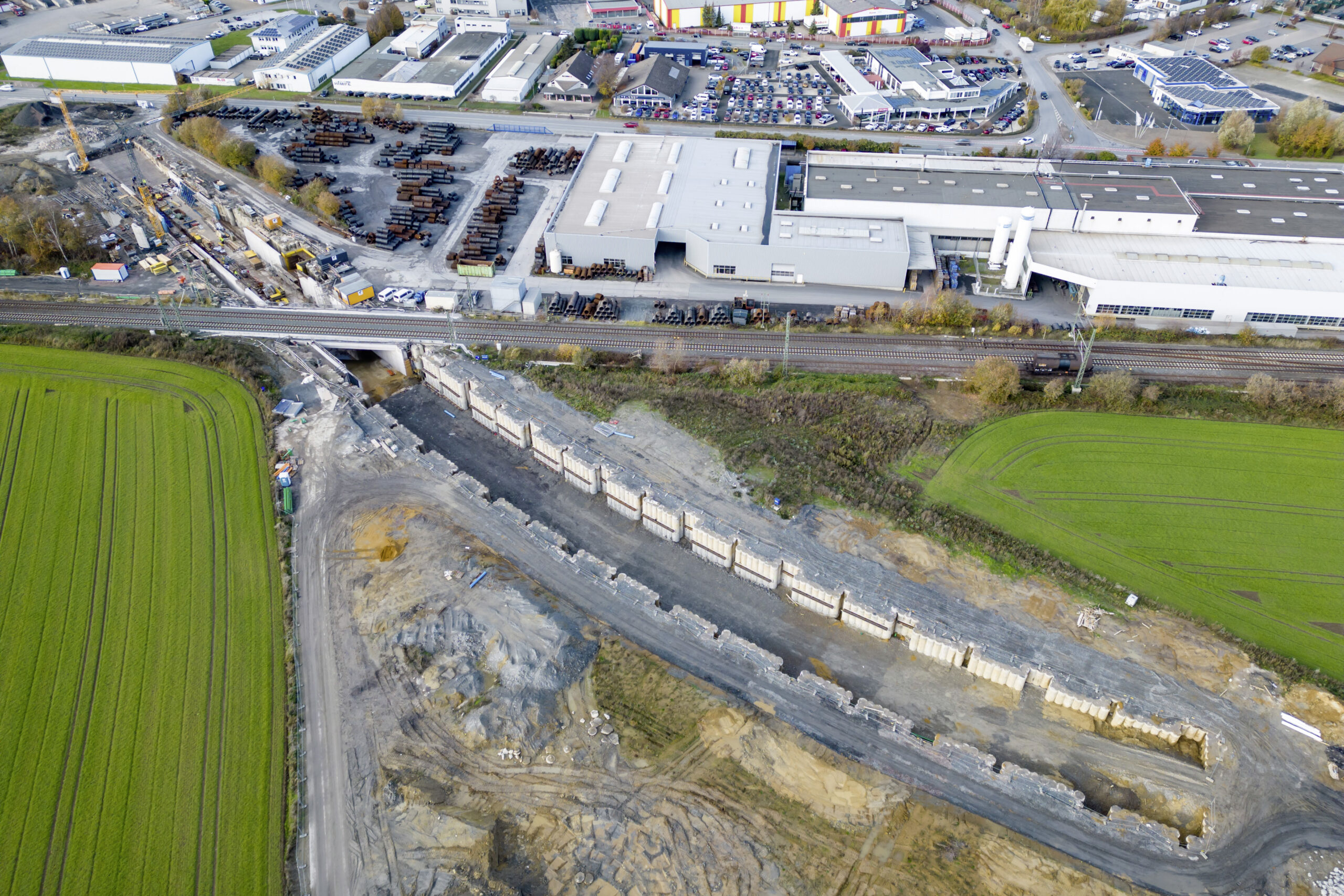 Trogbauwerk in Kamen: Überschnittene, rückverankerte Bodenplatte. Bild (c) Echterhoff