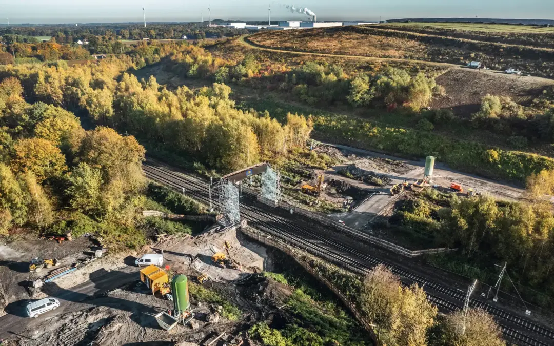 Luftbild mit Blick über die Baustelle. Bild (c) Bauer Gruppe