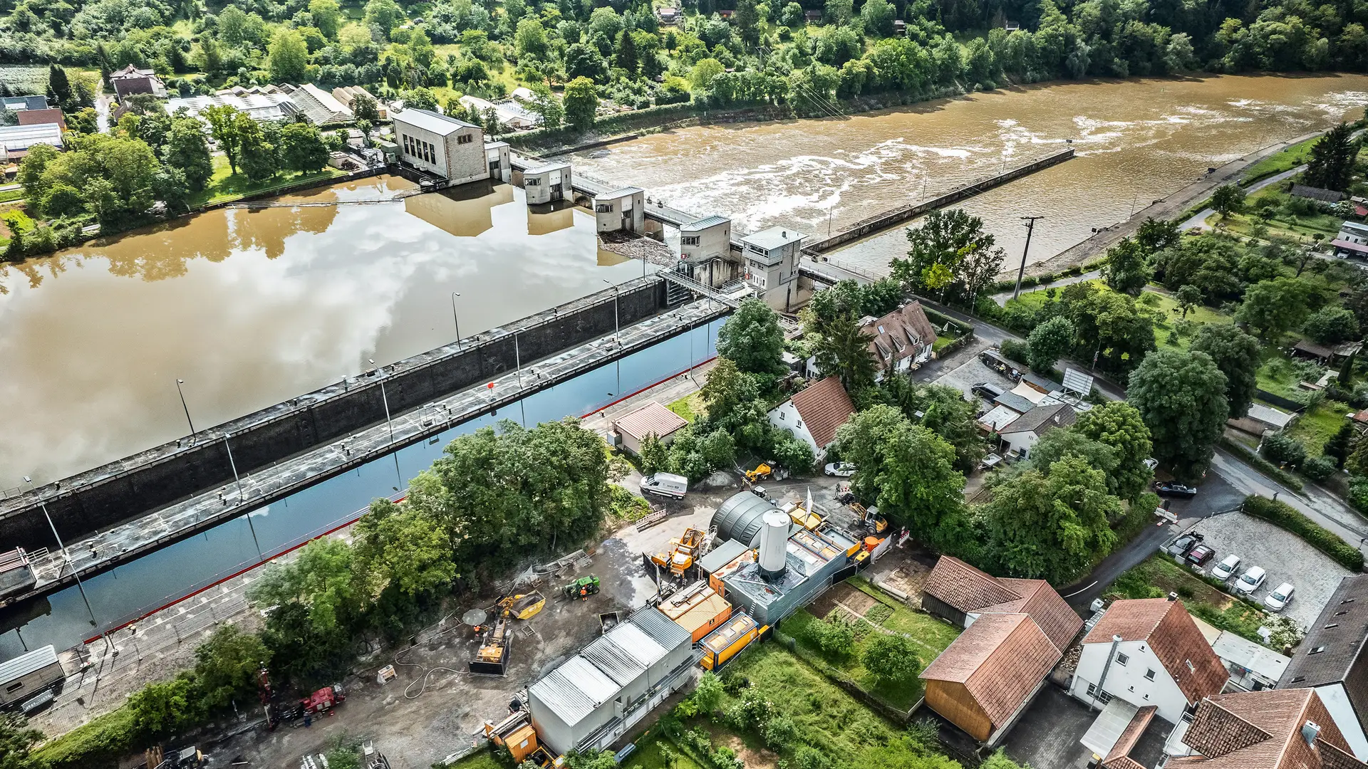 Blick auf die Baustelle an der Schleuse Hessigheim. Bild (c) Bauer Group
