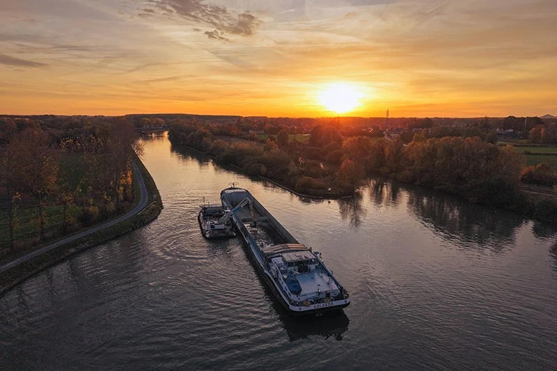 Der Liebherr R 938 im Nassbaggerbetrieb für Ghent Dredging