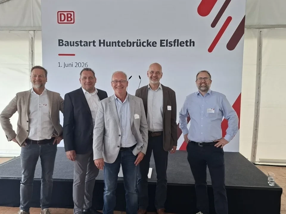 v. l. n. r.: Markus Wenke, PORR Spezialtiefbau GmbH; Dirk Wohlmann, Eiffage Infra-Nordwest GmbH; Kai Büchner, Eiffage Infra-Nordwest GmbH; Jürgen Saklmann, Eiffage Infra-Nordwest GmbH; Sebastian Grote, PORR Spezialtiefbau GmbH. Bild (c) PORR